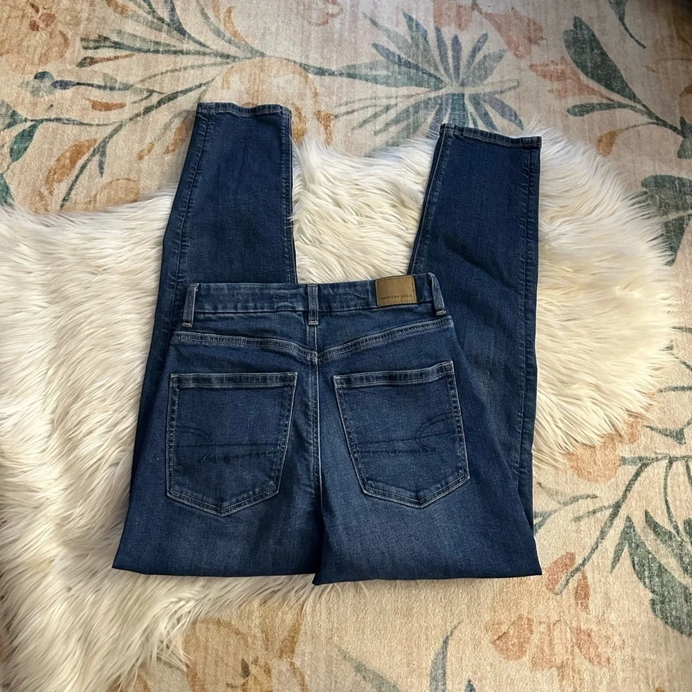 AMERICAN EAGLE Curvy Mom Jeans